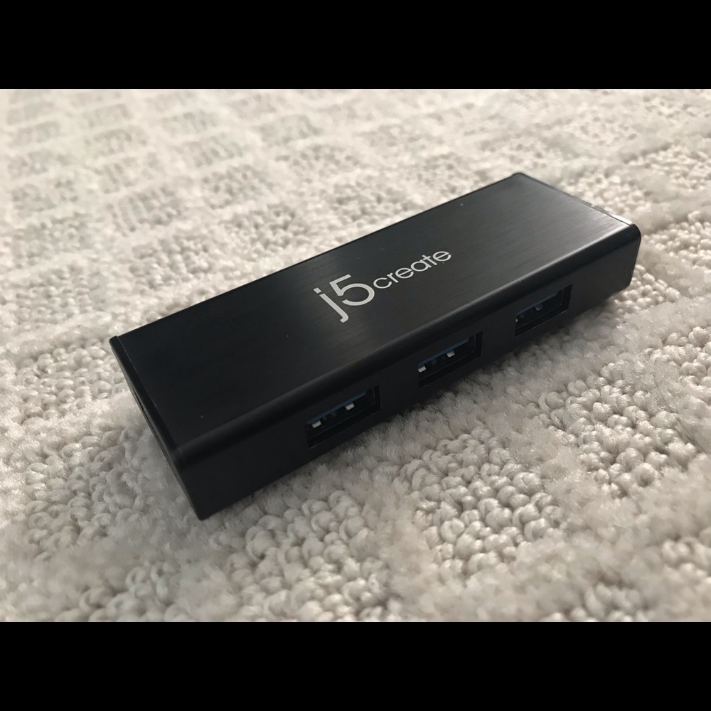 j5Create USB 3.0 Mini Dock - Picture 2 of 7